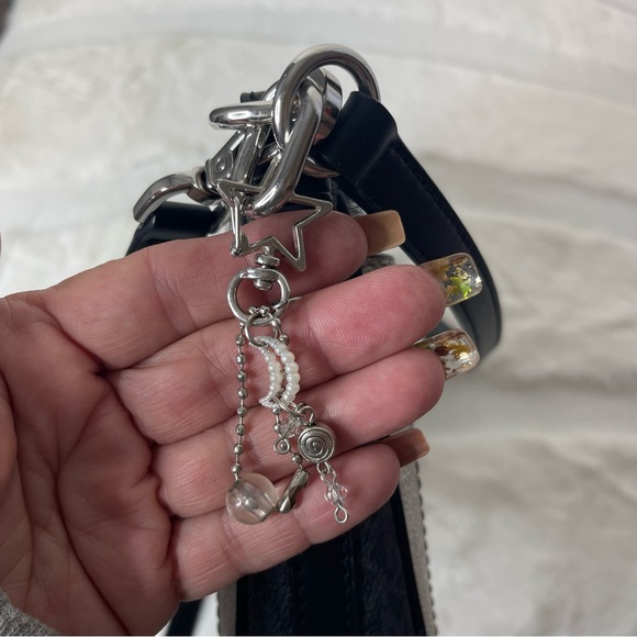 Michael Kors Jet Set Charm Medium Top Zip Pochette Crossbody Bag – Vanilla/Black - Picture 5 of 13